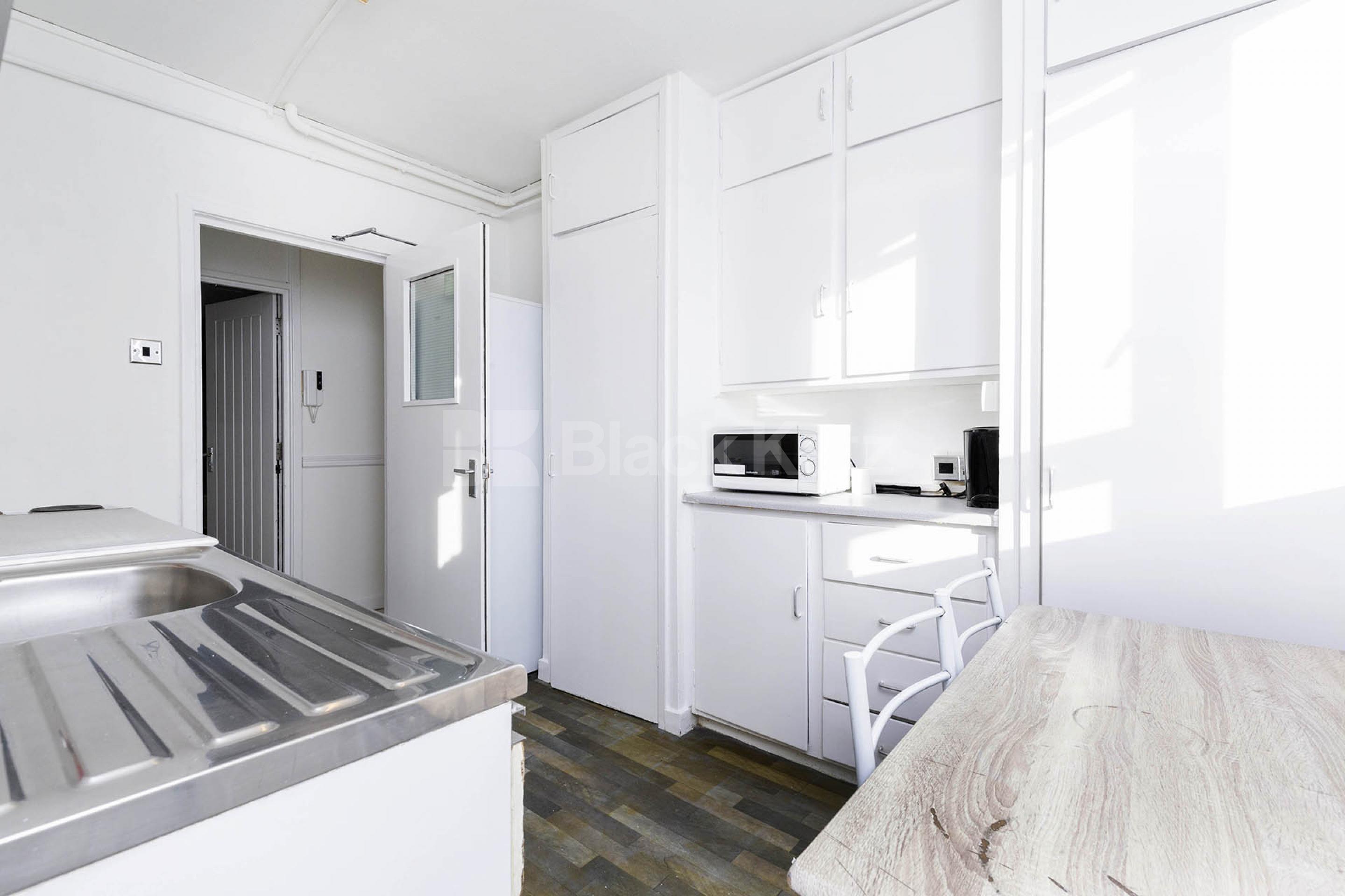 			3 Bedroom, 1 bath, 1 reception Flat			 Robert Street, Camden / Euston NW1